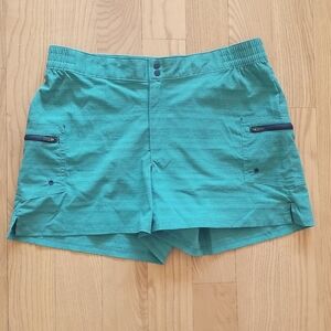 L.L. Bean Emerald Pond Amphibian Shorts Medium NWT